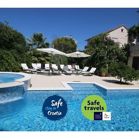 Villa Renipol Adults Only Sutivan Exterior photo