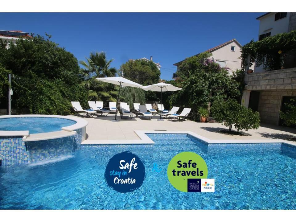 Villa Renipol Adults Only Sutivan Exterior photo